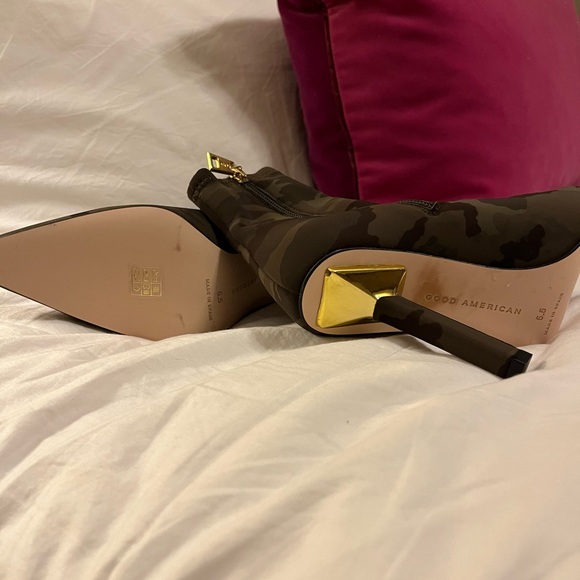 Title:
New Good American GA118N-X Camouflage Neoprene Zip Booties -Various Sizes - Picture 7 of 9